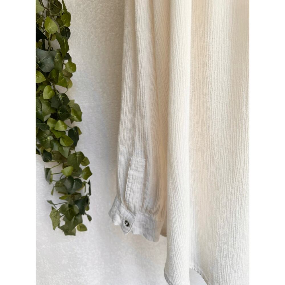 Altar'd State Oversized White Rayon Long Sleeve Half Button Up Top Women's Small - Picture 9 of 11